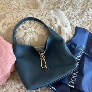 Dooney & Bourke Belvedere Logo Lock Shoulder bag almost new.